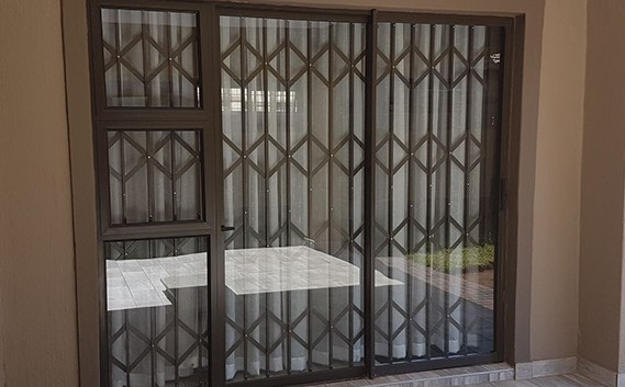 Dark sliding trellis installation